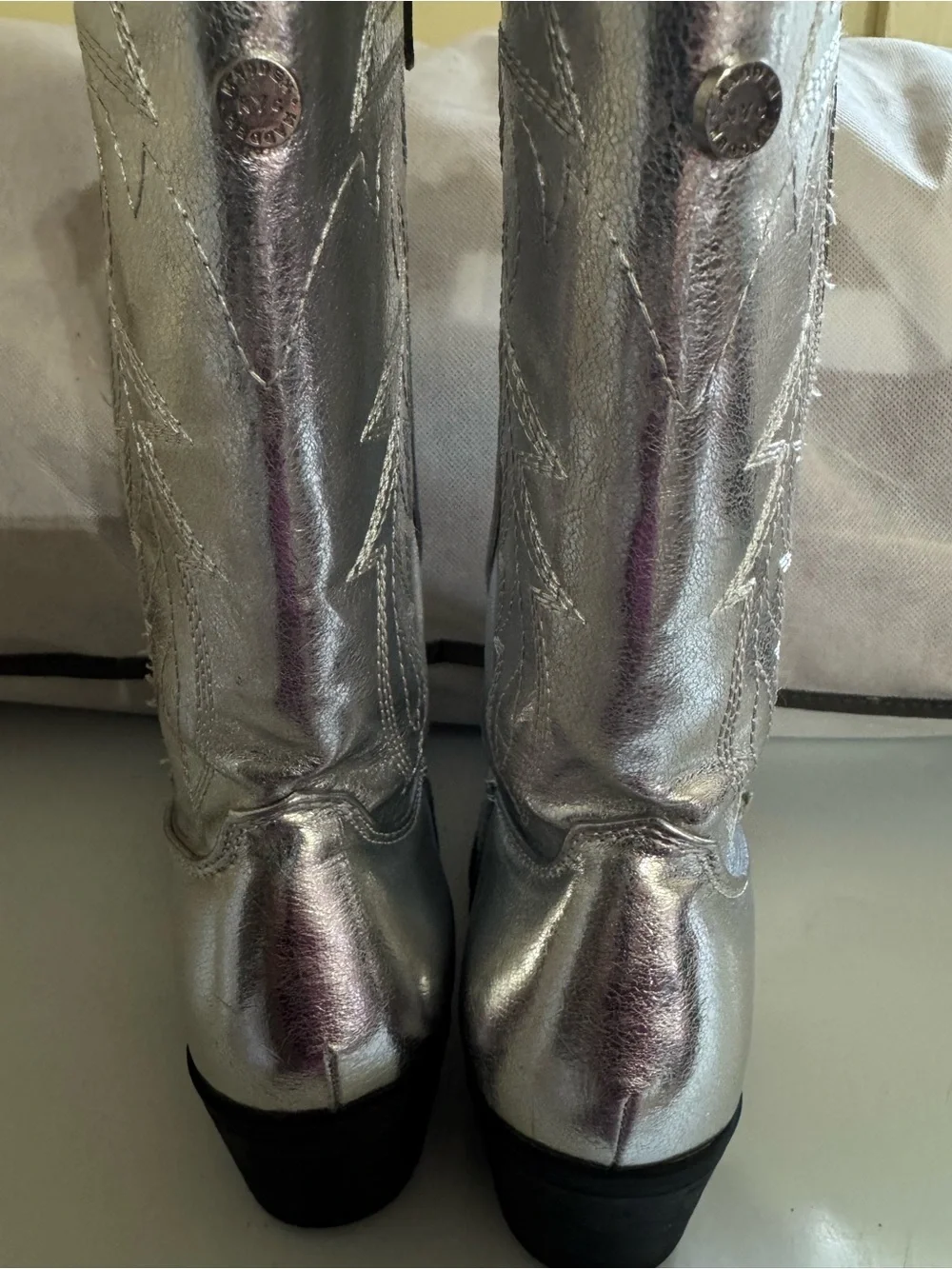Madden NYC Sz 3 Big Girl’s Silver Cowboy Boots GUC😊😊